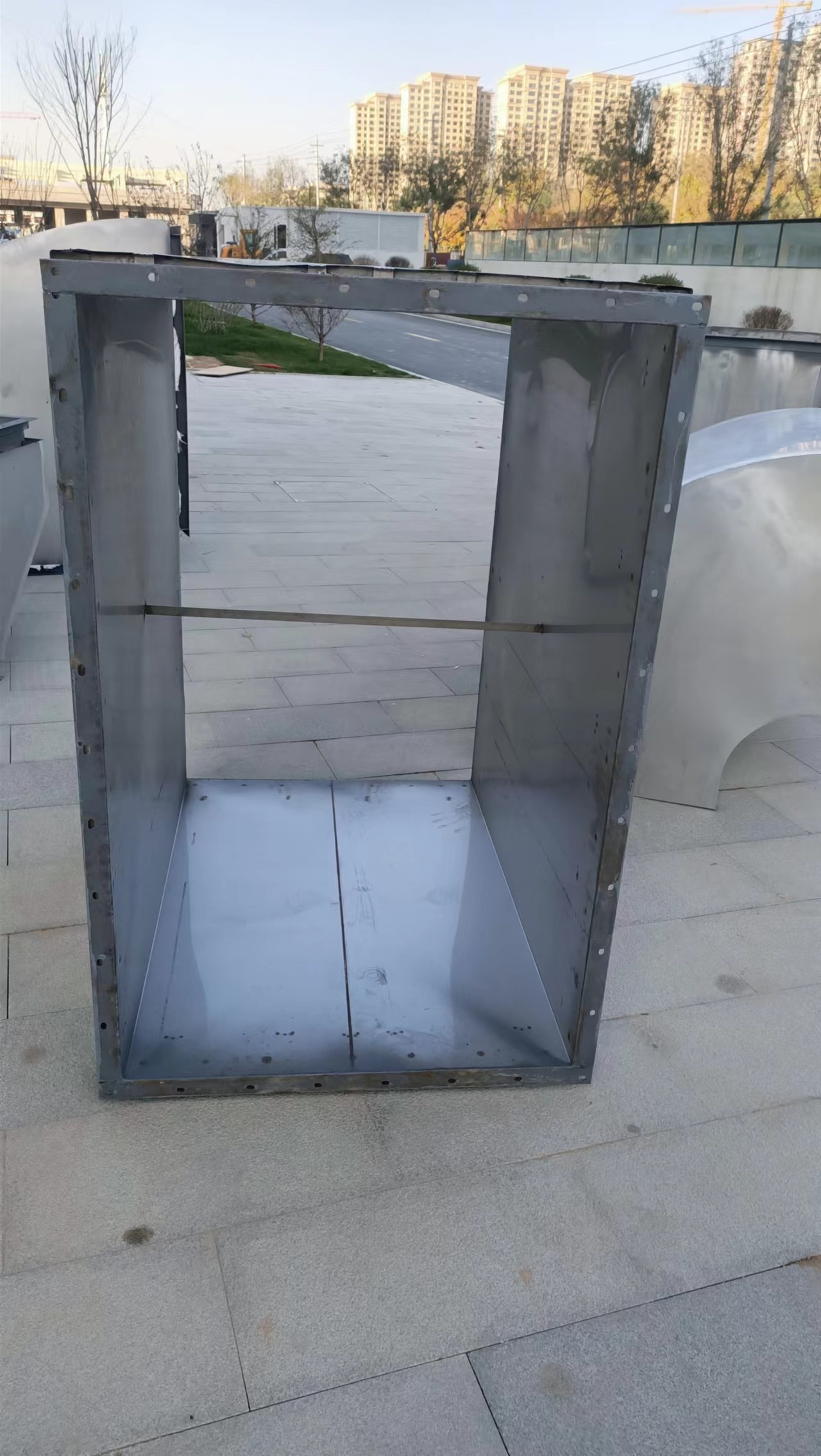 陜西藍旭專注于不銹鋼生產加工《布草井、污衣槽》